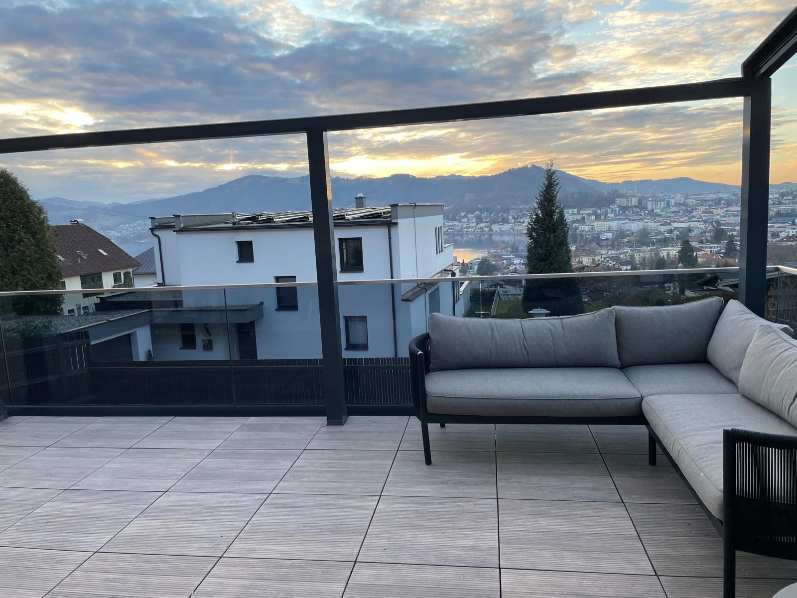 Dachterrasse mit Glasbrüstung