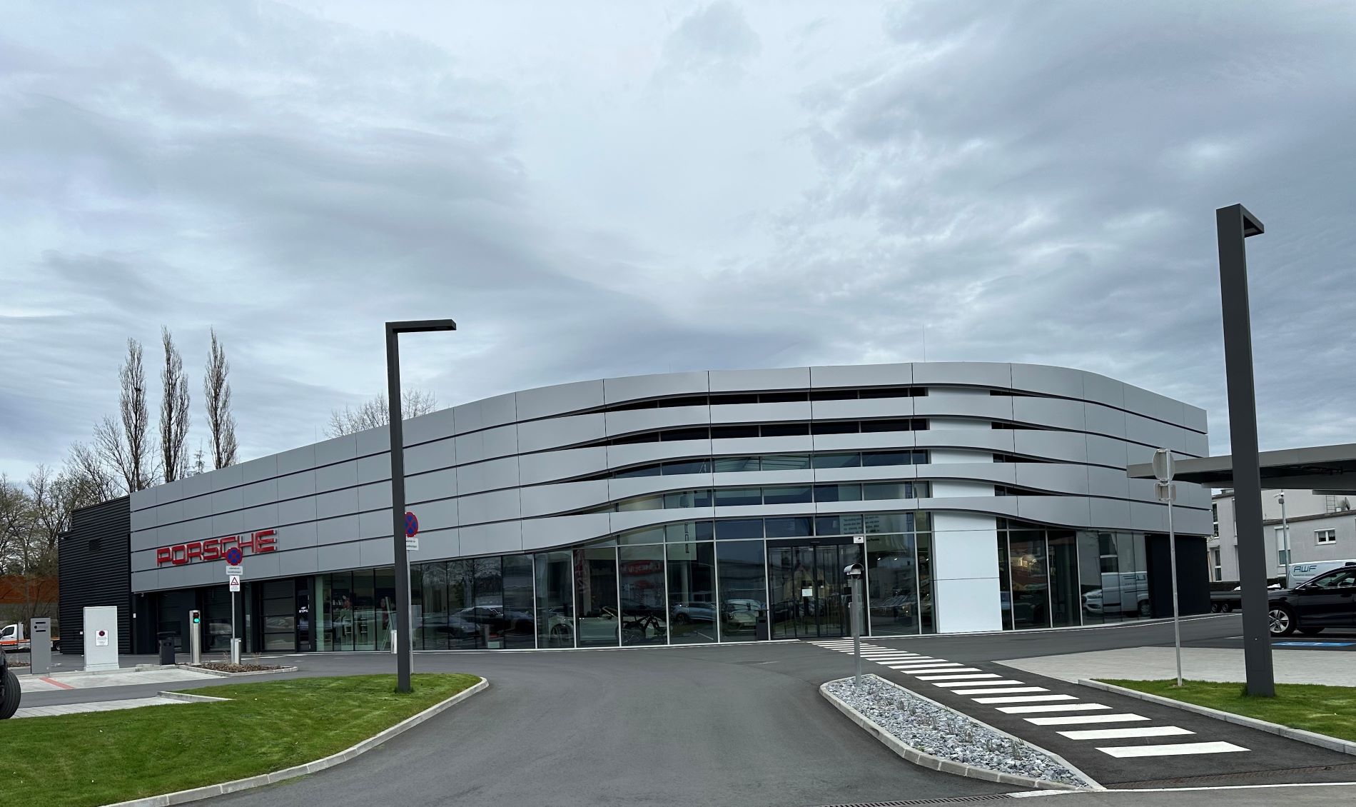 AWF Vertriebs GmbH - CI-konforme Fassadensysteme
